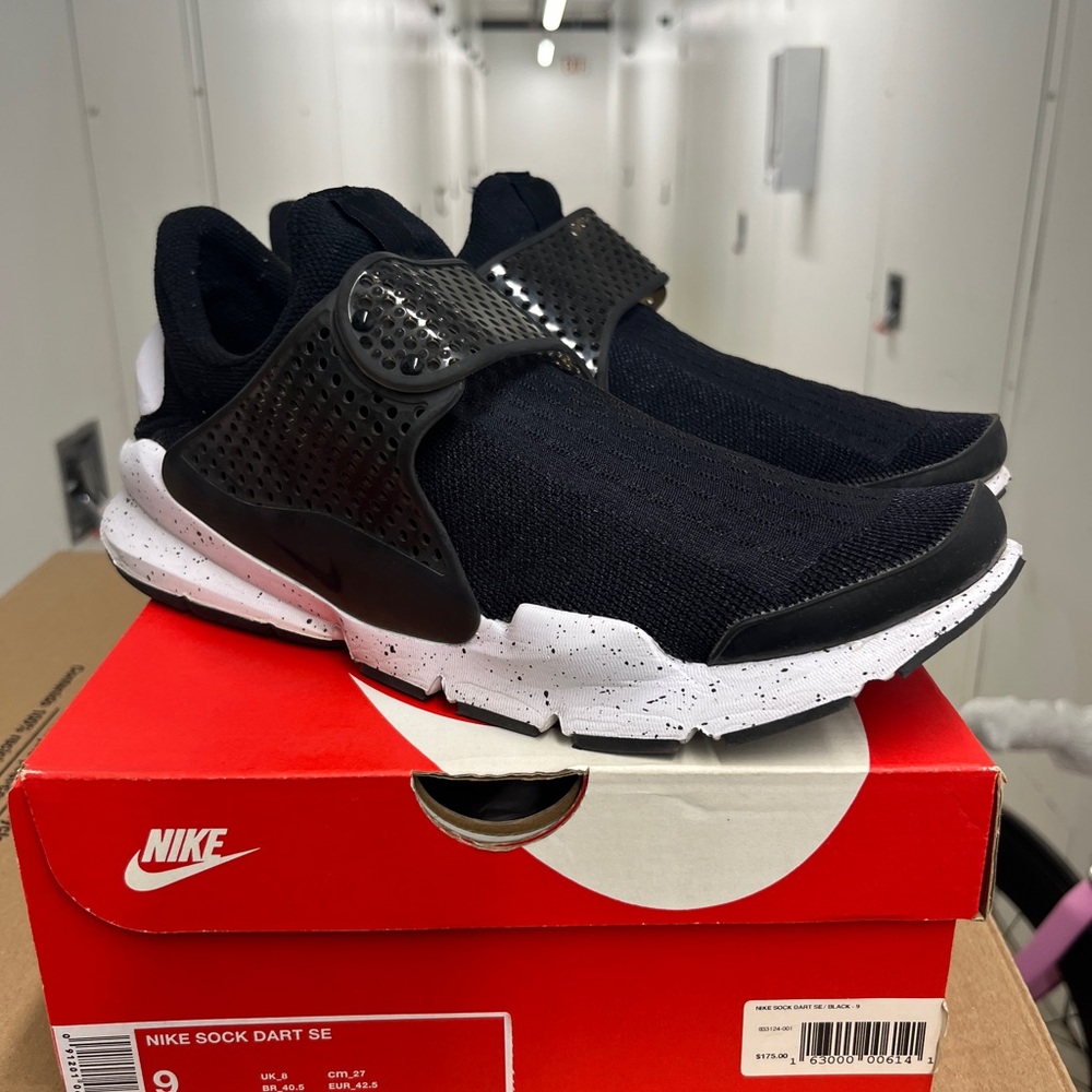 Nike Sock Dart SE Black and White Sneakers